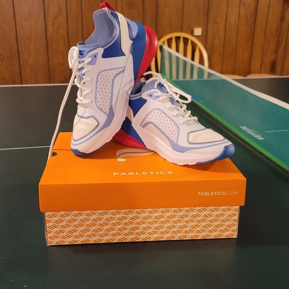 Snickers - Picture 1 of 2